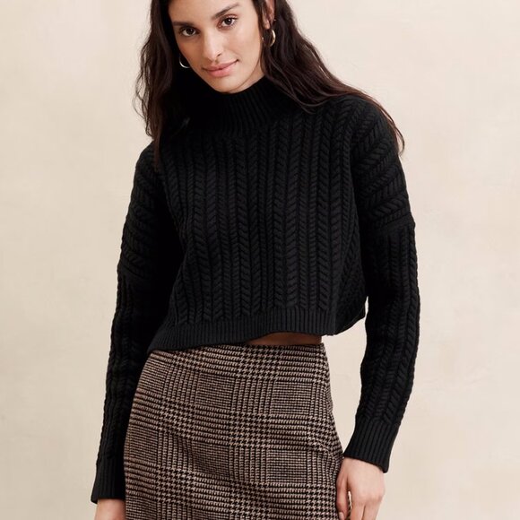 Banana Republic Cropped Cable Turtleneck Sweater - Picture 1 of 1
